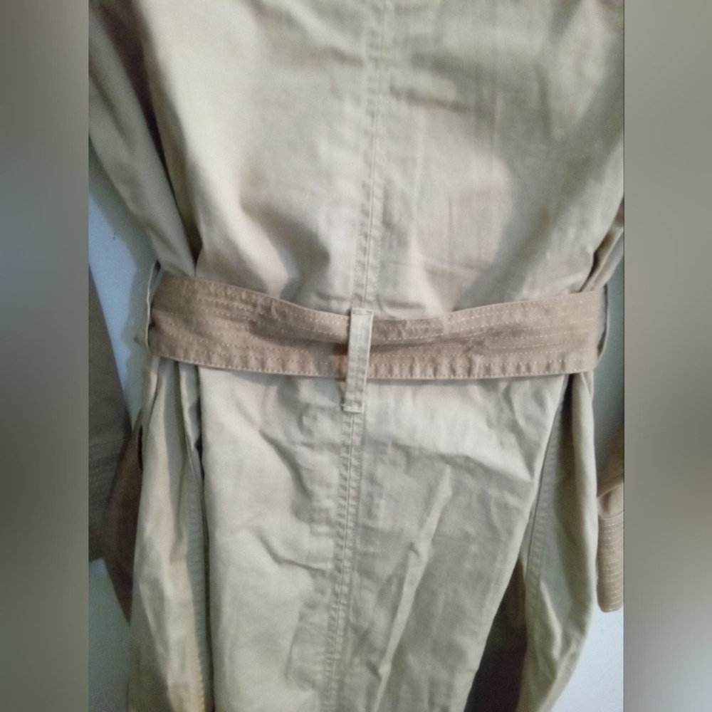 Classic Beige Double-Breasted Trench Coat - Picture 7 of 7